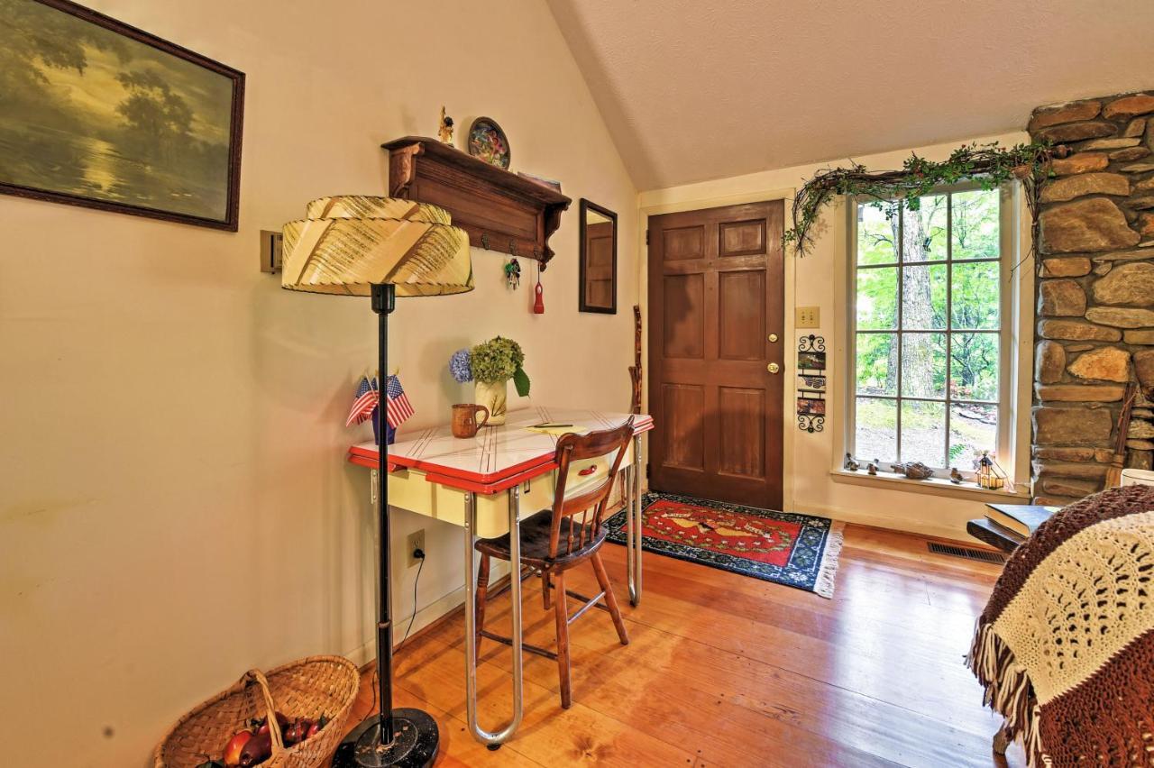 Serene Creekside Cottage Near Asheville Fire Pit Candler 外观 照片